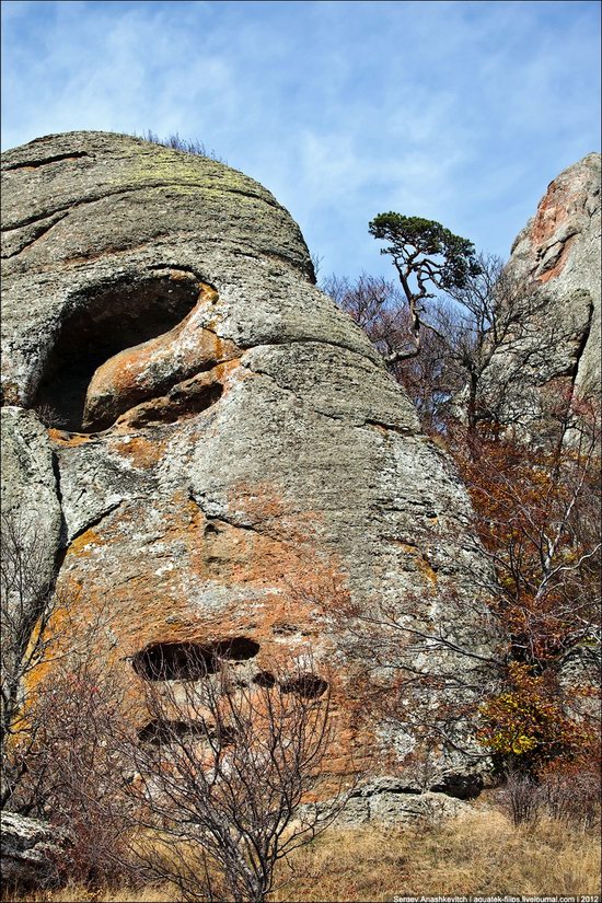 The Valley of Ghosts stone statues, Crimea, Ukraine photo 18