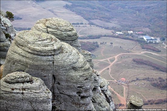 The Valley of Ghosts stone statues, Crimea, Ukraine photo 23