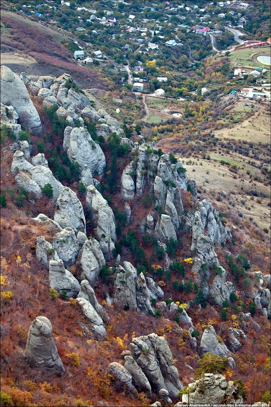 The Valley of Ghosts stone statues, Crimea, Ukraine photo 3