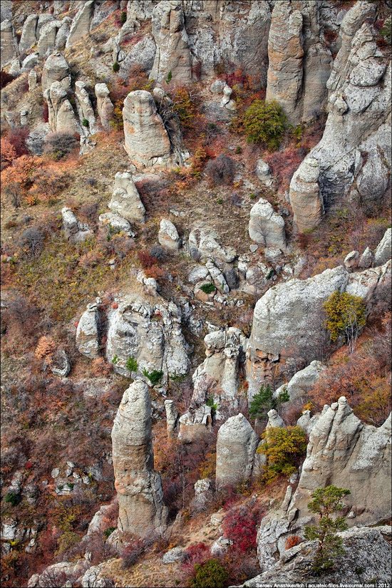 The Valley of Ghosts stone statues, Crimea, Ukraine photo 4