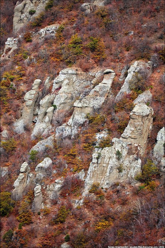 The Valley of Ghosts stone statues, Crimea, Ukraine photo 5