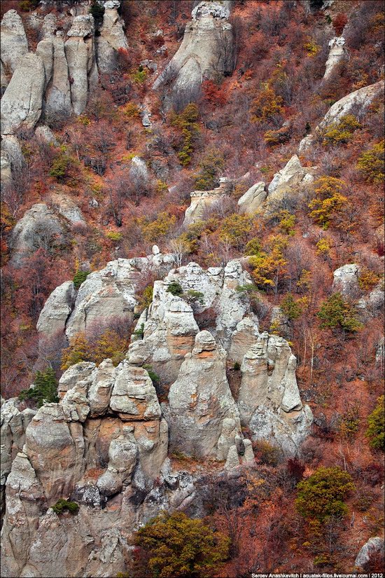 The Valley of Ghosts stone statues, Crimea, Ukraine photo 6