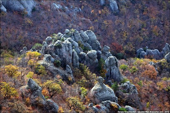 The Valley of Ghosts stone statues, Crimea, Ukraine photo 7