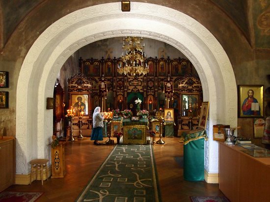 Church in Natalievka estate, Kharkov region, Ukraine photo 5