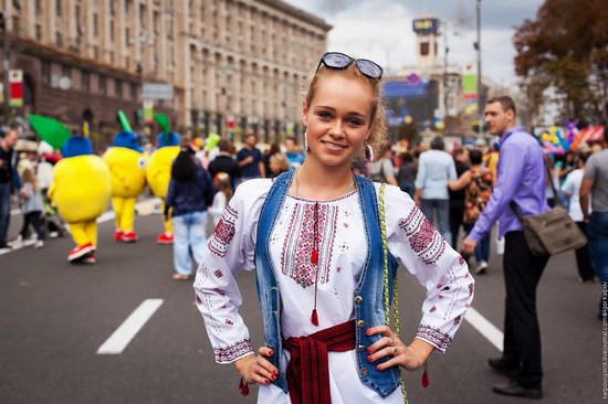 Ukrainians celebrating Independence Day, Kyiv photo 5