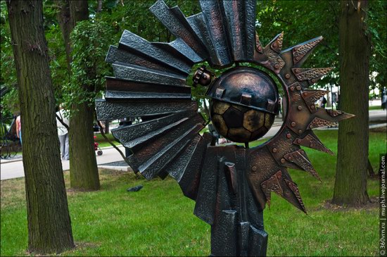 Forged Figures Park, Donetsk, Ukraine photo 14