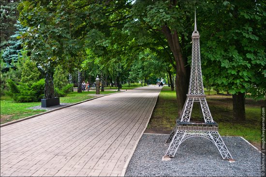 Forged Figures Park, Donetsk, Ukraine photo 15