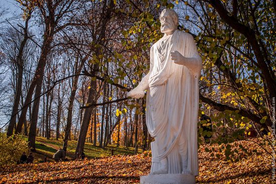 Golden Autumn in Sofiyivka Park, Uman, Ukraine photo 12