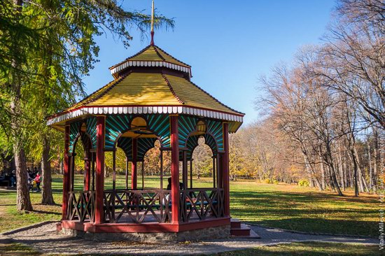 Golden Autumn in Sofiyivka Park, Uman, Ukraine photo 15