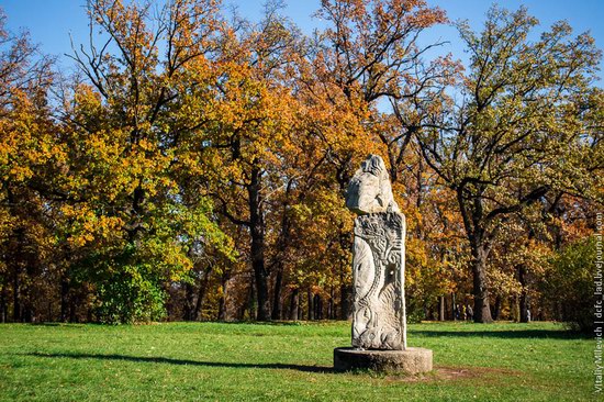 Golden Autumn in Sofiyivka Park, Uman, Ukraine photo 16