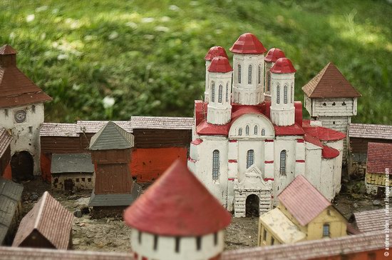 Miniature Fortresses Park in Lviv, Ukraine photo 1