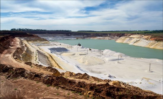 Beautiful quartz quarry in Kharkiv region, Ukraine, photo 2