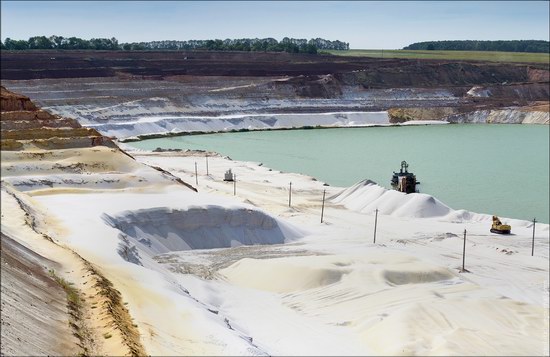 Beautiful quartz quarry in Kharkiv region, Ukraine, photo 3