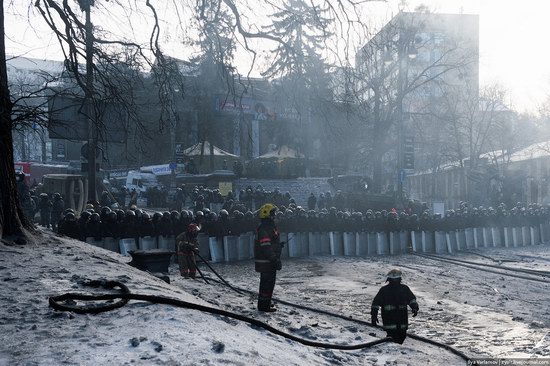 Confrontation in Kyiv, Ukraine, photo 14