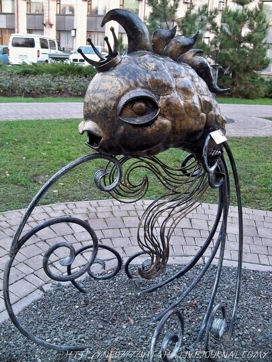 Forged Figures Park in Donetsk, Ukraine, photo 10