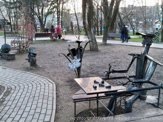 Forged Figures Park in Donetsk, Ukraine, photo 16