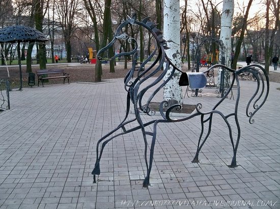 Forged Figures Park in Donetsk, Ukraine, photo 17