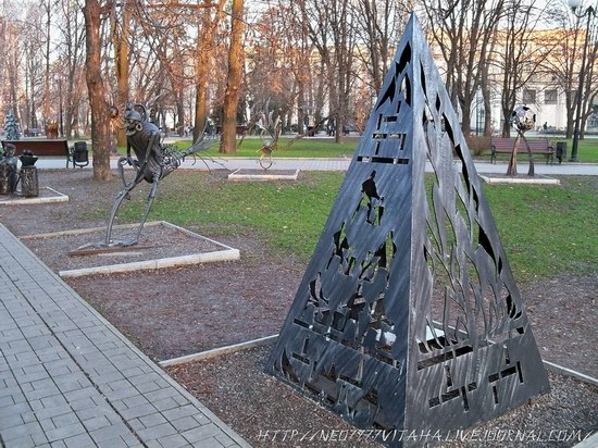 Forged Figures Park in Donetsk, Ukraine, photo 4