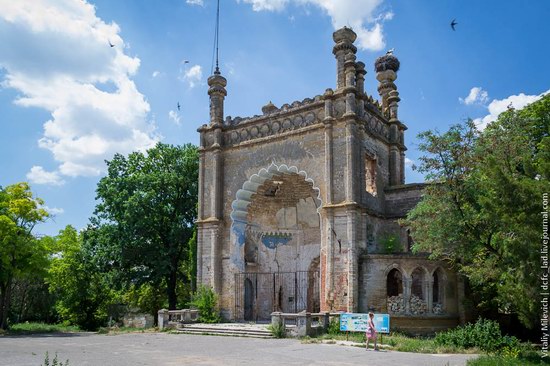 Abandoned Moorish palace near Odessa, Ukraine, photo 1