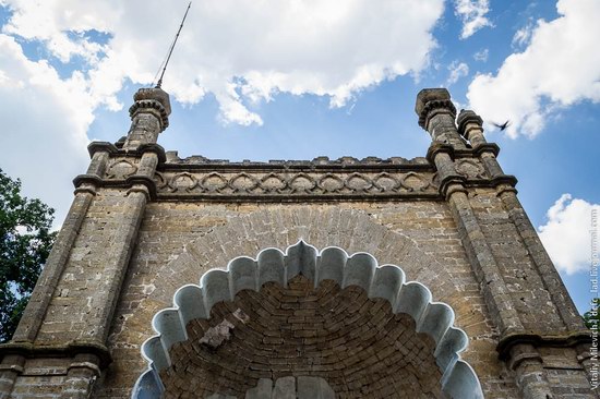 Abandoned Moorish palace near Odessa, Ukraine, photo 2