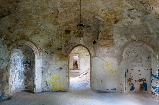 Abandoned Moorish palace near Odessa, Ukraine, photo 21