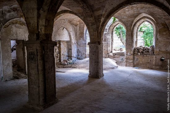 Abandoned Moorish palace near Odessa, Ukraine, photo 22