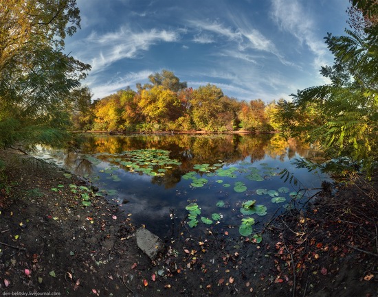 The fall on the island of Khortytsia, Zaporozhye, Ukraine, photo 1