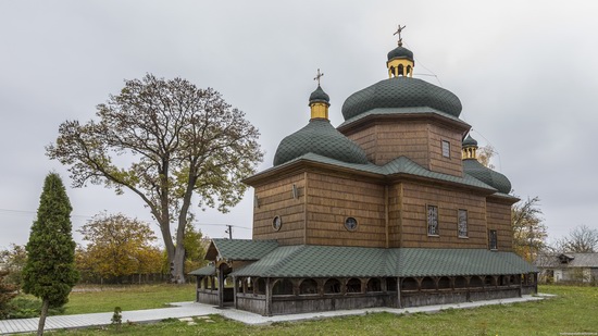 St. Nicholas Church in Sasiv, Lviv region, Ukraine, photo 2