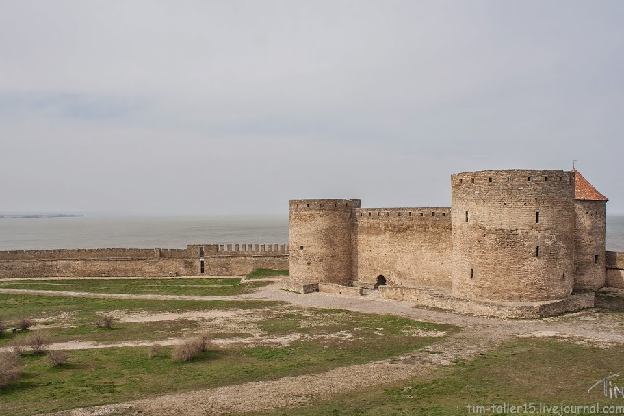 The largest medieval fortress in Ukraine · Ukraine travel blog