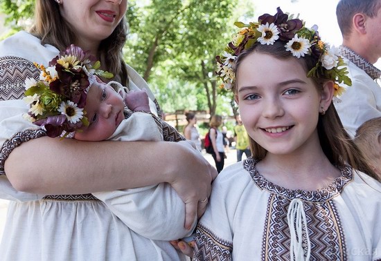 Marsh in national costumes, Odessa, Ukraine, photo 2