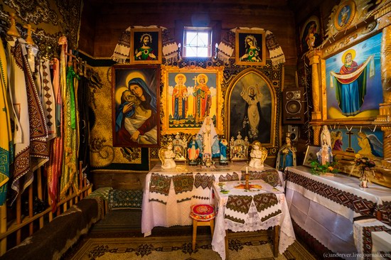 Church in Vorokhta, Ivano-Frankivsk region, Ukraine, photo 9