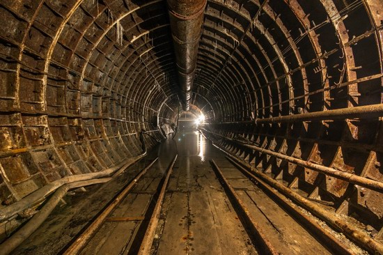 The catacombs of the unfinished subway, Dnepropetrovsk, Ukraine, photo 12