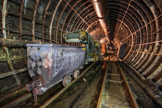 The catacombs of the unfinished subway, Dnepropetrovsk, Ukraine, photo 13