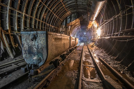 The catacombs of the unfinished subway, Dnepropetrovsk, Ukraine, photo 14