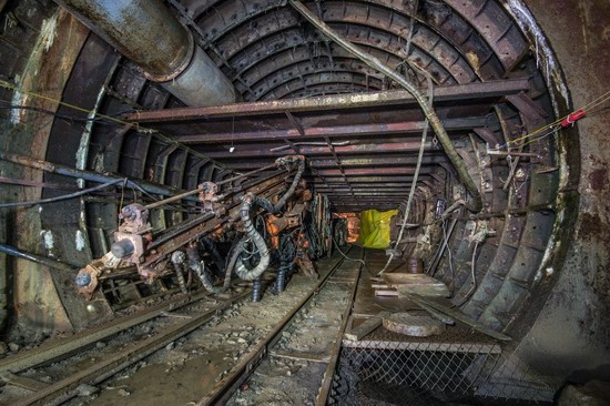 The catacombs of the unfinished subway, Dnepropetrovsk, Ukraine, photo 17