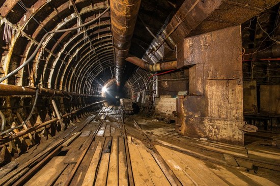 The catacombs of the unfinished subway, Dnepropetrovsk, Ukraine, photo 9