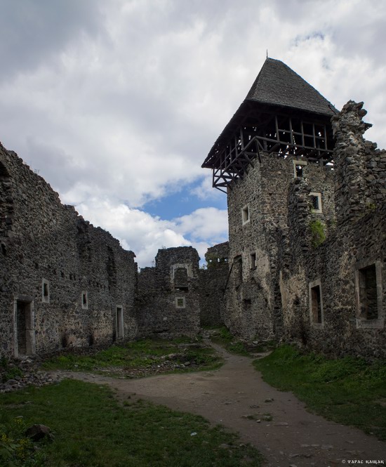The ruins of Nevytsky Castle, Zakarpattia region, Ukraine, photo 3