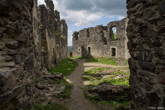 The ruins of Nevytsky Castle, Zakarpattia region, Ukraine, photo 4