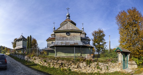 Church of St. Michael the Archangel in Lahodiv, Lviv region, Ukraine, photo 1