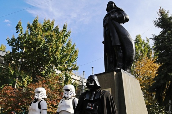 Darth Vader monument, Odessa, Ukraine, photo 1