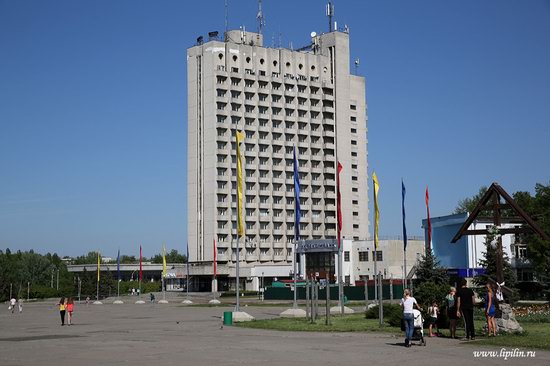 Walk through the streets of Sumy, Ukraine, photo 11