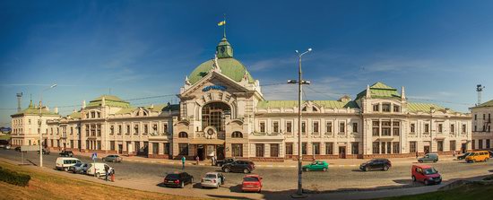 Chernivtsi city streets, Ukraine, photo 2