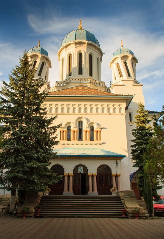 Chernivtsi city streets, Ukraine, photo 23