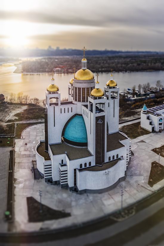 Patriarchal Cathedral of the Resurrection of Christ in Kyiv, Ukraine, photo 2