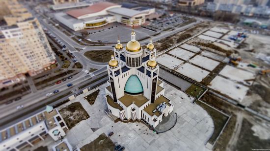 Patriarchal Cathedral of the Resurrection of Christ in Kyiv, Ukraine, photo 6