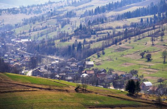 Sunny April day in the Ukrainian Carpathians, photo 10