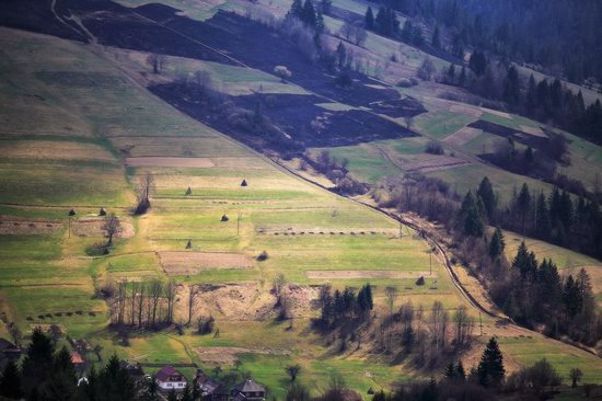 Sunny April day in the Ukrainian Carpathians, photo 2