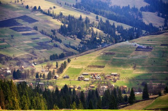 Sunny April day in the Ukrainian Carpathians, photo 3