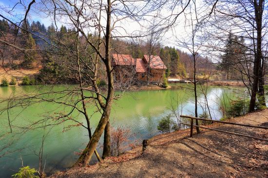 Sunny April day in the Ukrainian Carpathians, photo 8