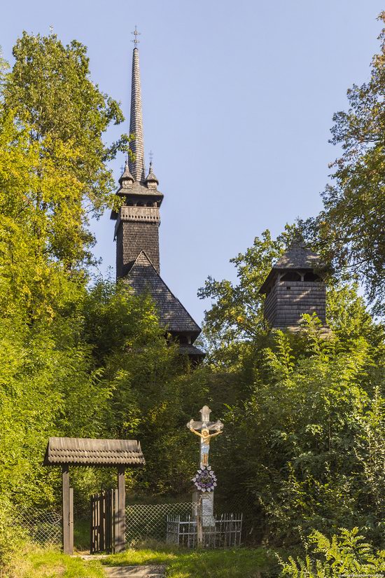 Gothic wooden church in Danilovo, Zakarpattia region, Ukraine, photo 4